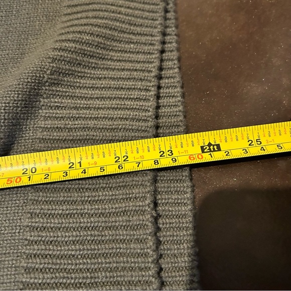 Vince 100% Cashmere Olive green Crew Neck Sweater with Side Tie- size small - Picture 11 of 13